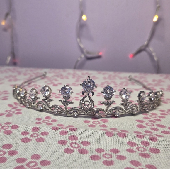 Accessories - Elegant Silver Toned Tiara with Rhinestone Accents